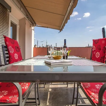 Margaret For 5 People With Panorama Terrace Apartment Budapest